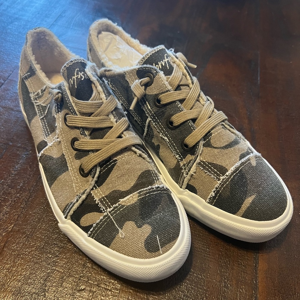 Blowfish Maxine SHR size 10